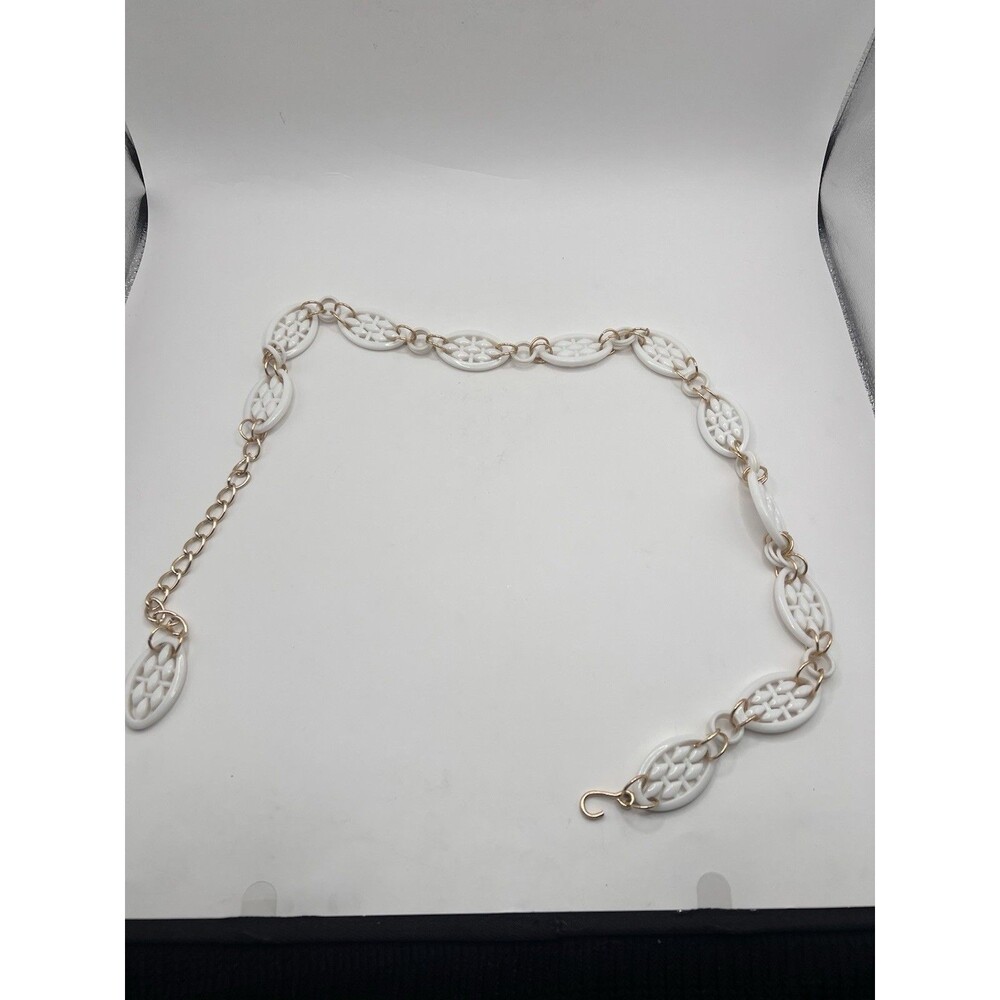 Vintage White Plastic Link Belt Gold Tone Adjustable Mod Retro Boho Women’s
